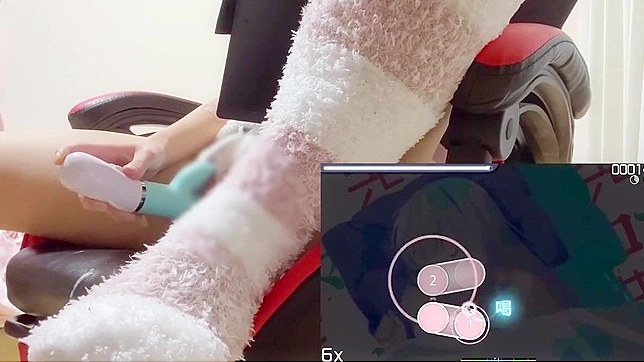 日本AV：电玩女孩用音乐和震动棒诱惑你