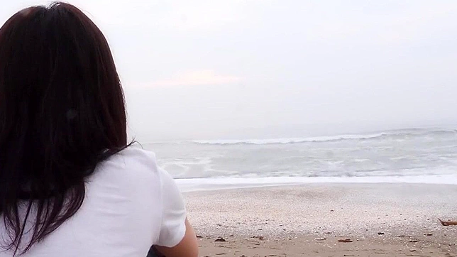 大屁股日本学生穿破丝袜做爱