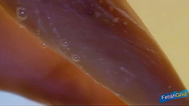 日本美女淋浴时的诱惑秀~抚摸她多毛的小穴