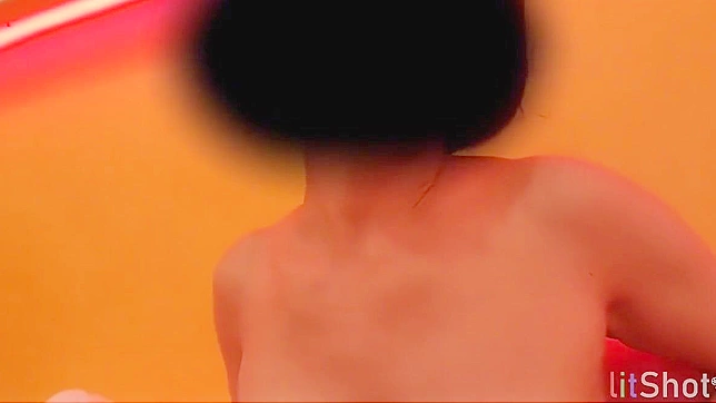 释放你的内在女神：观看我们的日本AV片中熟女风骚表现！