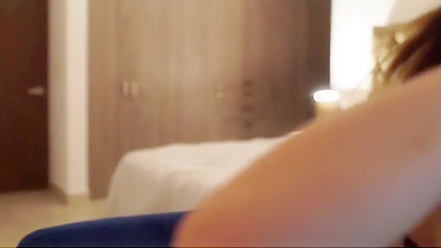 欣赏这位可爱亚洲女郎带来的丰腴自慰秀的美妙之处