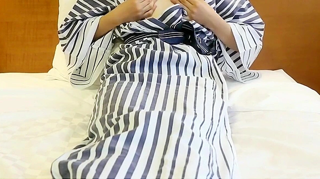 震撼日本成人网络镜头秀~前所未有的内容！或：必看的网络直播场景，日本女主播性欲喷发！