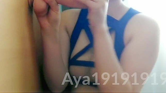 日本AV女星自慰表演 – 独家亲密时刻！