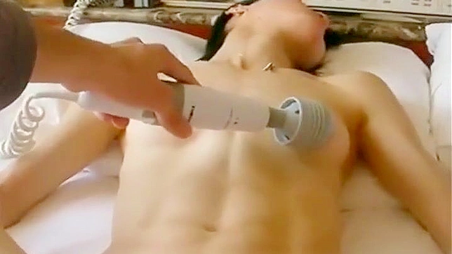 与日本AV女星由美一起展现性感核心肌群！