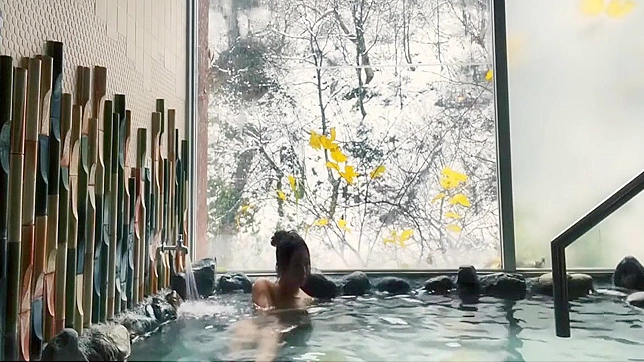 最新日本色情片：狐狸在温泉里激战八分钟！