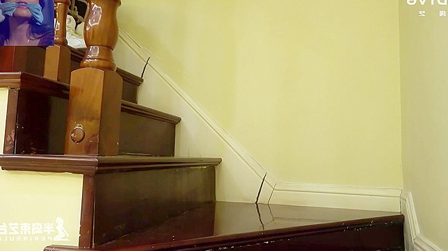 日本美女被绑缚的快乐时刻：少女受束缚体验极乐