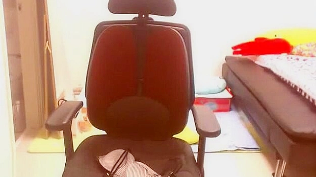 丰满韩裔少女主播的性感表演 ——仅限成人，准备好高潮吧！