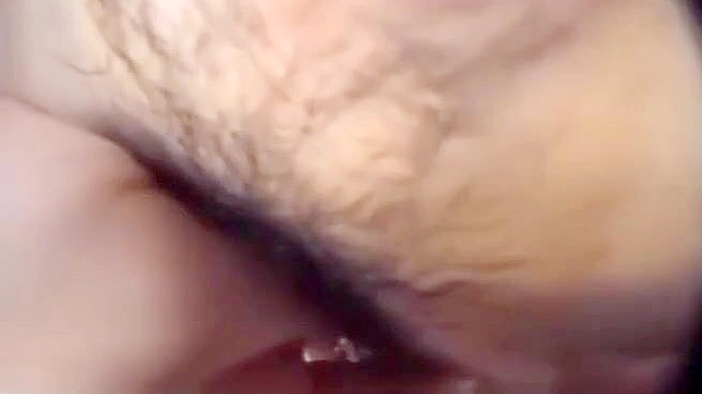 奥村千晴被男子深情抚摸并激烈做爱。