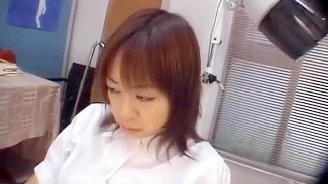 奥村千晴被男子深情抚摸并激烈做爱。