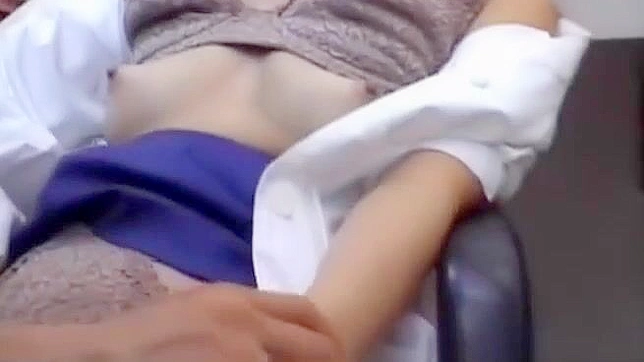 奥村千晴被男子深情抚摸并激烈做爱。