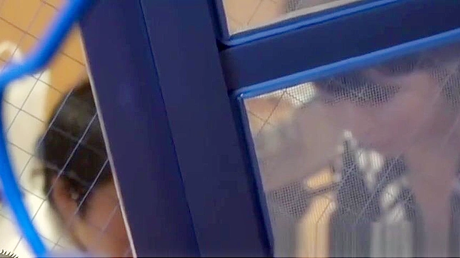 日本女同性恋者激烈舌吻和性感接吻