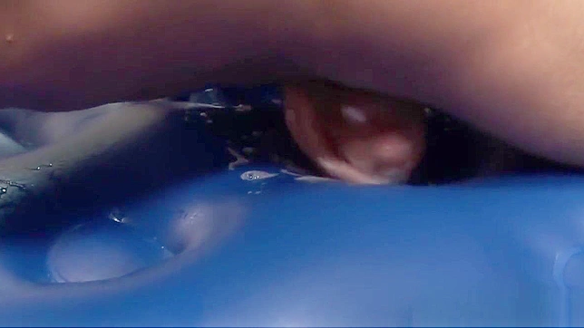 基尼肥皂脚滑按摩后被硬屌操了。