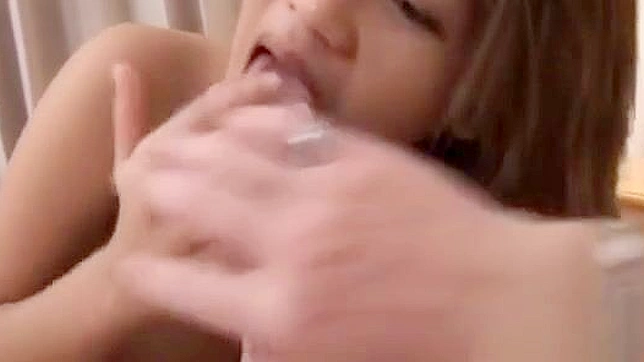 害羞的日本大胸美女奉上令人惊叹口活体验。
