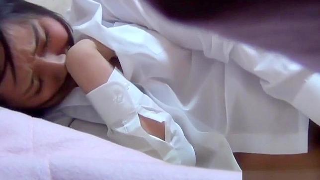 亚洲美女激情自慰紧致阴道并猛搓阴蒂。