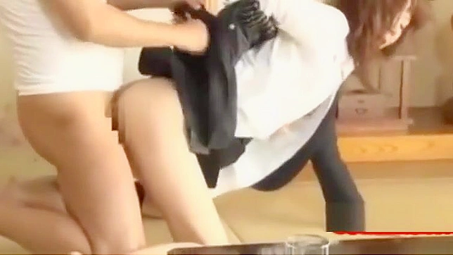 办公室女士的多毛阴道被丈夫粗糙的手指和猛烈插入。