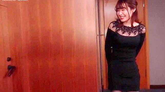 富裕美女摆脱禁欲后的激烈性爱体验。