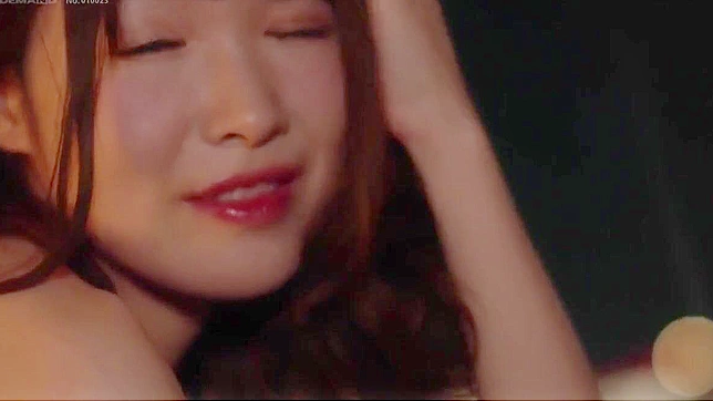 富裕美女摆脱禁欲后的激烈性爱体验。