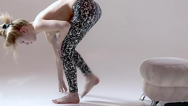 东京素人妹子自嗨秀——湿滑私处指操高潮喷射。