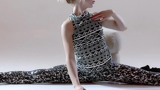 东京素人妹子自嗨秀——湿滑私处指操高潮喷射。