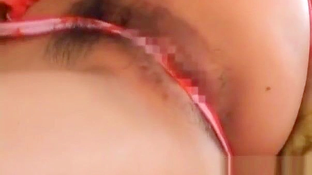 丰腴美人神谷里乃性感展现诱人曲线。