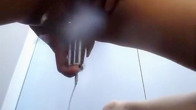 日本黑美人自慰玩具狂潮，激情高潮喷射