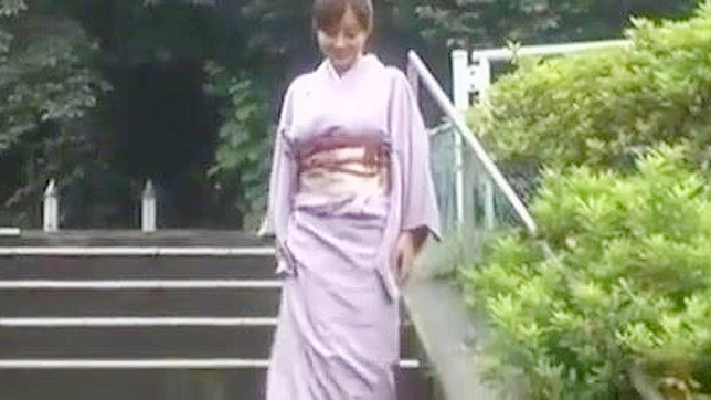 穿和服的凉香——日本美女的情欲挑逗与快感享受。