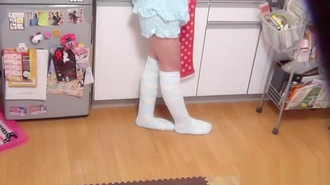 可爱亚洲美女挑逗自慰紧致私处，为你高潮迭起
