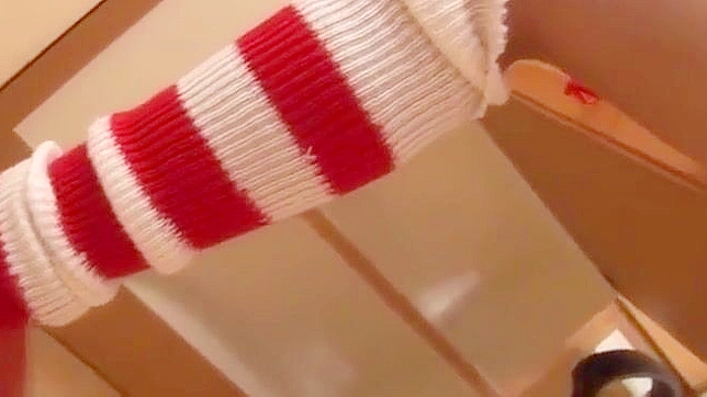 日本美女为男友手淫直到他强烈射精。