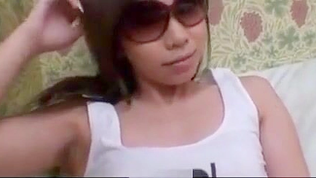 令人震撼的小胸色情片段——难以置信的激烈动作让你疯狂