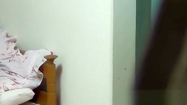 日本少女私密自慰：性感阴道摩擦的成人愉悦体验。