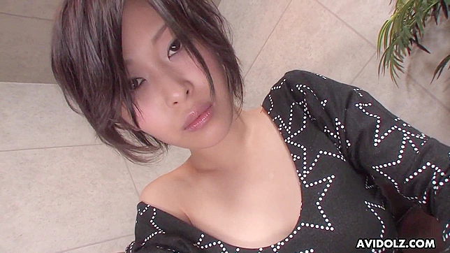 巨乳日本美女跪地献上史诗级POV口交体验