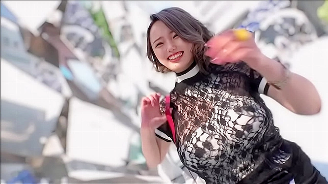 疯狂偷拍视角，爆乳日系写真新人在出道前被深深征服