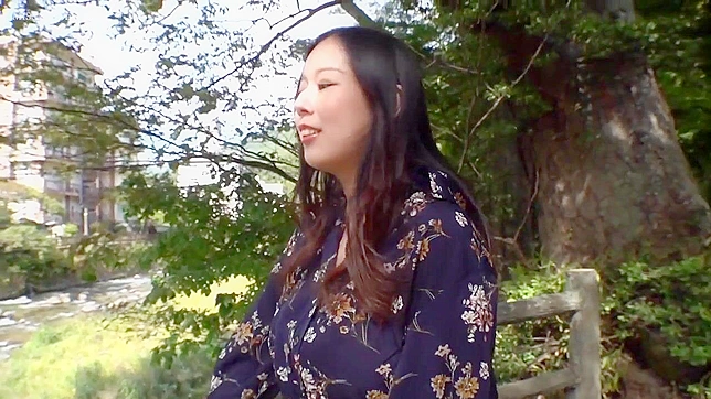 巨乳日本熟女狂野性交并接受肛门插入