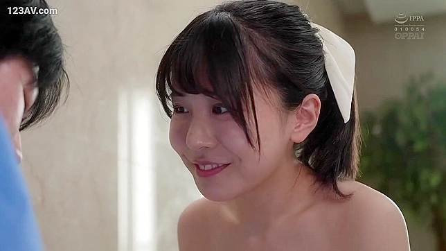 女友的日本妹妹用她巨大的胸部、丰满臀部和雪白皮肤诱惑我。