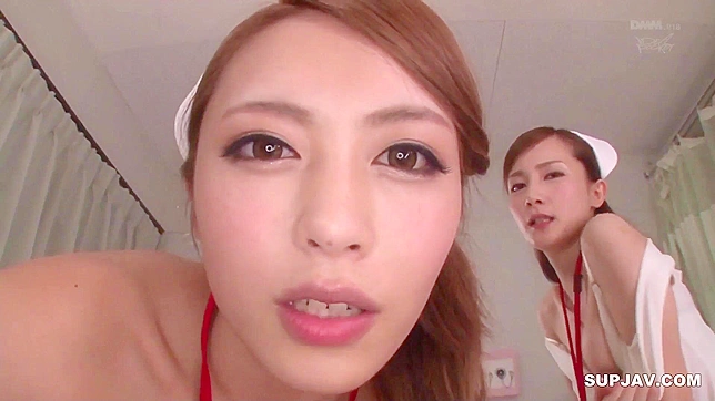 两名日本护士火热FFM表演，特写阴茎插入与激烈手指刺激