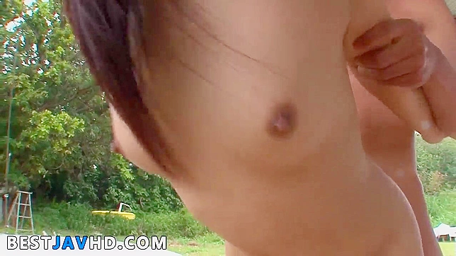 城野七香在这部出色的日本户外三人行中与两名淫荡的亚洲男妓进行了美妙而放纵的性爱。