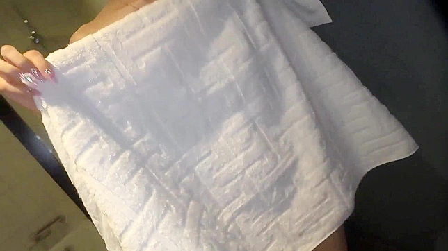 求欢少女在原汁原味的狂野狂欢中被狠狠操弄。