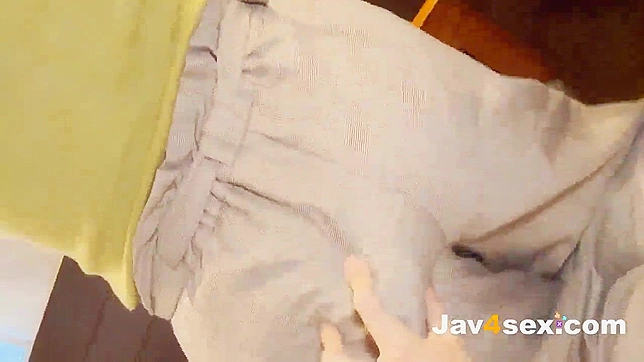 柔软的亚洲身材，穿上内衣服从你的口交和胸推。淫荡、浪蹄子、裸体且令人惊叹。最棒的亚洲小贱货！