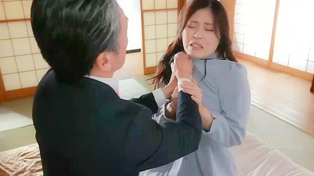 火热的继 sister 诱惑 - 难以抵挡的情欲与禁忌欲望点燃激情