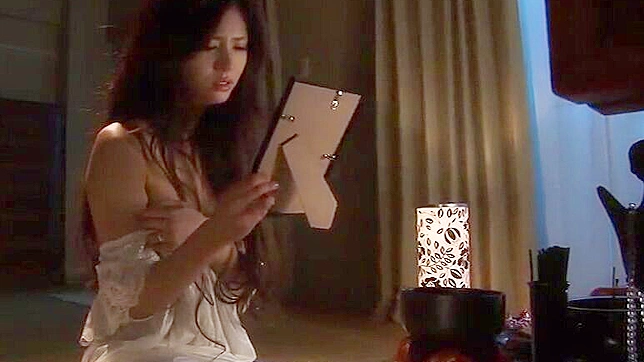 热辣日本美女呈现超燃情色场景与震撼互动体验