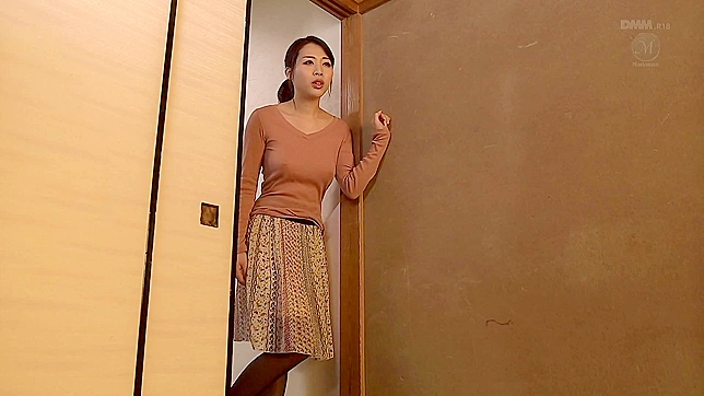 火辣日本美女用她们惊人的性技巧诱惑我