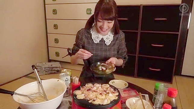 妖娆女神娴熟骑乘巨大勃起阳具