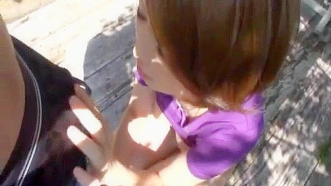 饥渴的亚洲美女在床上被壮硕猛男狠狠操弄湿漉花心