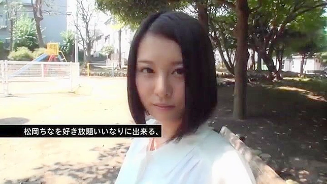 湿漉漉的顺从妓女在蒸汽弥漫的 spa 房间里被狠狠操弄浓密蜜林