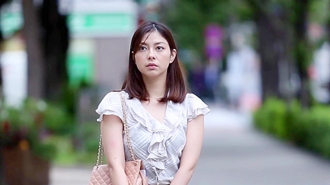 辣妹亚洲宝贝的饥渴小穴猛吸硬屌，大声呻吟