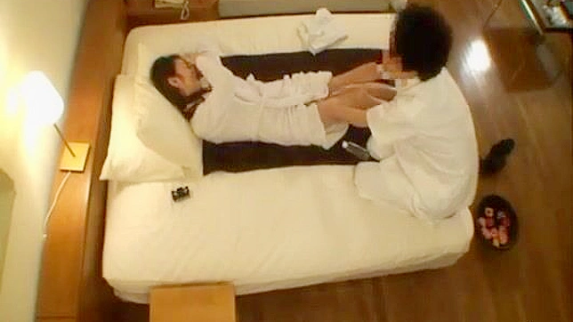 日本美女享受性感按摩和激情啪啪