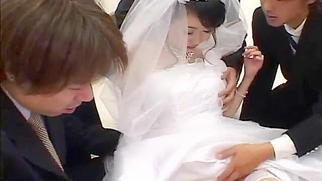 日本大胸模特与三个饥渴男欢爱