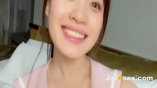 在约会应用上遇到的婴儿脸美人，在狂野三人性爱中被狠狠操翻—日本审查版AV！