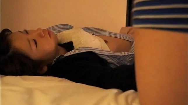 Japanese milf gets fucked while ing