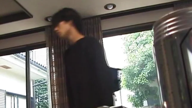 Saeko is a lovely mature Asian chick